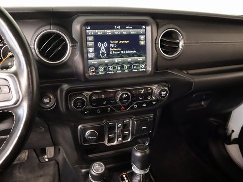 Used 2020 Jeep Gladiator Overland image 5