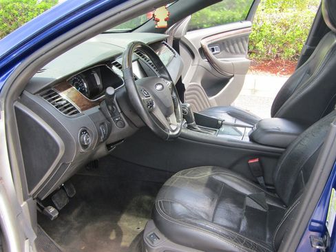 Used 2013 Ford Taurus Limited image 8
