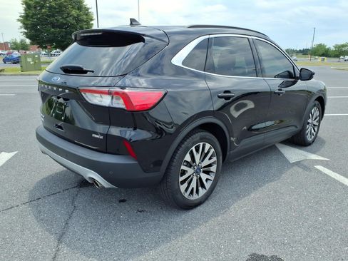 Used 2020 Ford Escape Titanium w/ Titanium Premium Package 2.0 AWD/4WD image 4