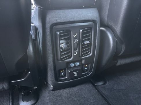 Used 2022 Dodge Durango R/T image 36