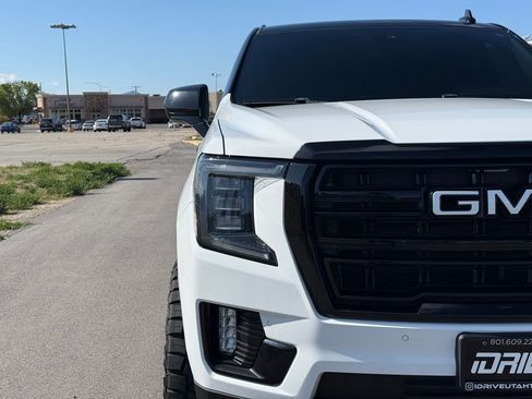 Used 2023 GMC Yukon SLT AWD/4WD image 6