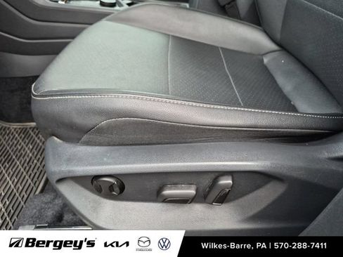 Used 2020 Volkswagen Tiguan SE w/ Panoramic Sunroof Package AWD/4WD image 13