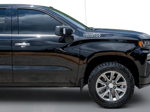 Used 2019 Chevrolet Silverado 1500 High Country w/ Z71 Off-Road Package AWD/4WD image 7