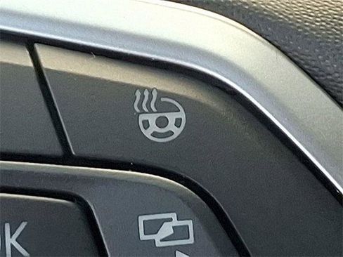 New 2025 Volkswagen Taos SEL image 21