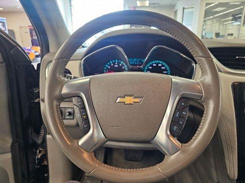 Used 2016 Chevrolet Traverse LT w/ Style and Technology Package FWD image 17