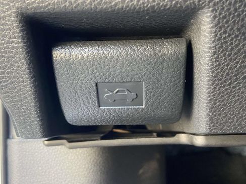 Used 2023 Toyota Tundra SR5 w/ SR5 Premium Package RWD image 33