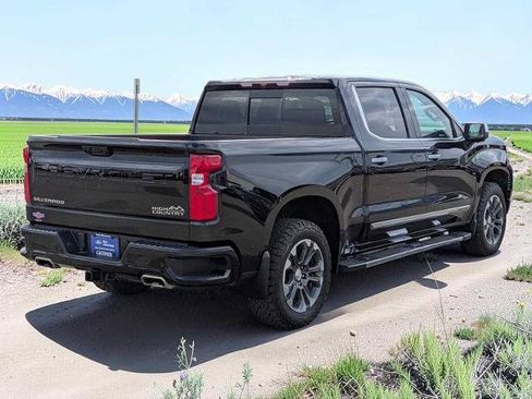 Used 2022 Chevrolet Silverado 1500 High Country w/ Z71 Off-Road Package AWD/4WD image 6