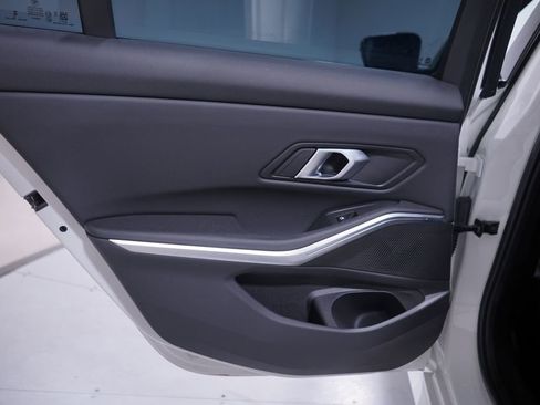 Used 2025 BMW 330i Sedan w/ M Sport Package image 15