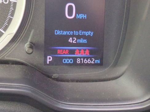 Used 2021 Toyota Corolla LE image 31