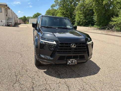 Used 2025 Lexus GX 550 w/ Accessory Package (2T) AWD/4WD image 31