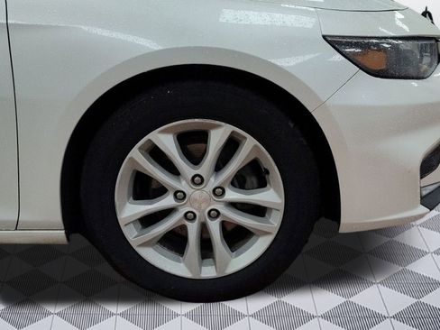 Used 2016 Chevrolet Malibu Hybrid w/ Leather Package image 11