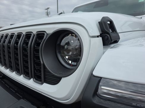 New 2026 Jeep Gladiator Sport AWD/4WD image 29