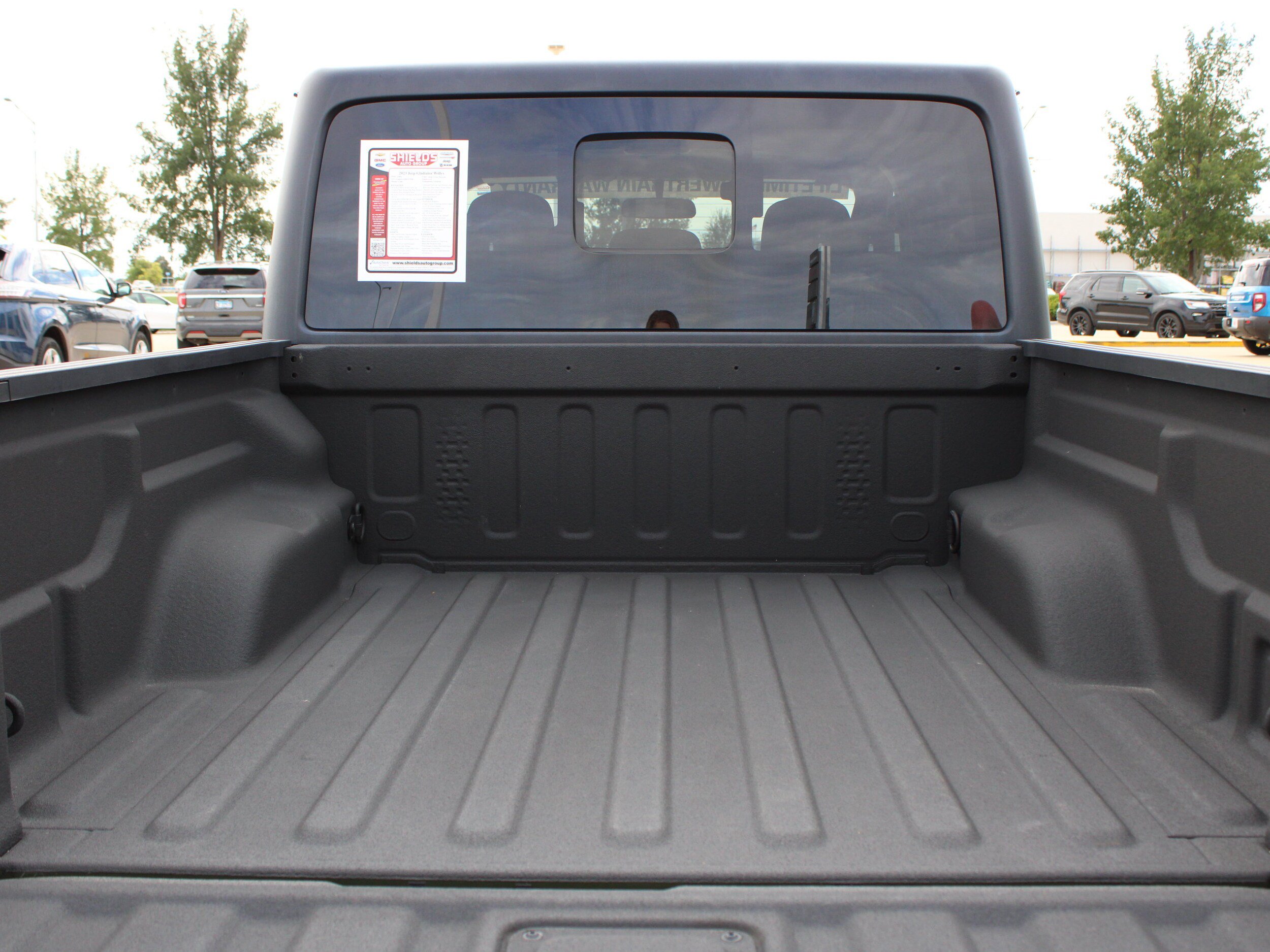 Used 2023 Jeep Gladiator Sport AWD/4WD image 6