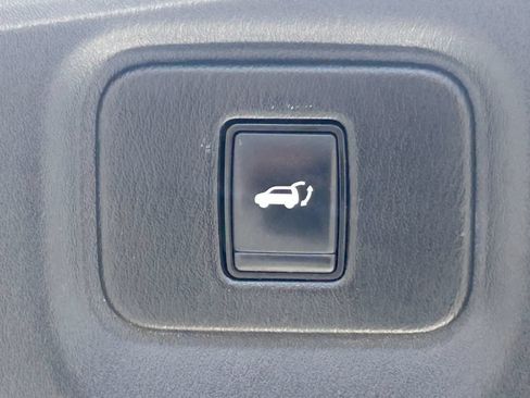 Used 2020 Nissan Pathfinder SL AWD/4WD image 36
