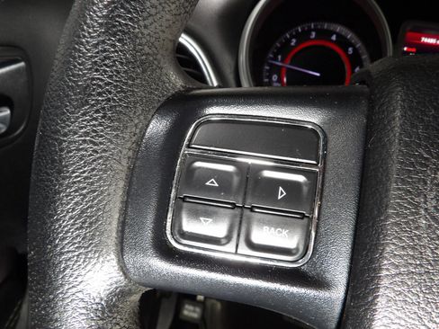 Used 2018 Dodge Journey SE w/ Blacktop Package FWD image 19