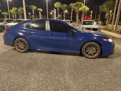 Used 2023 Toyota Camry SE image 7