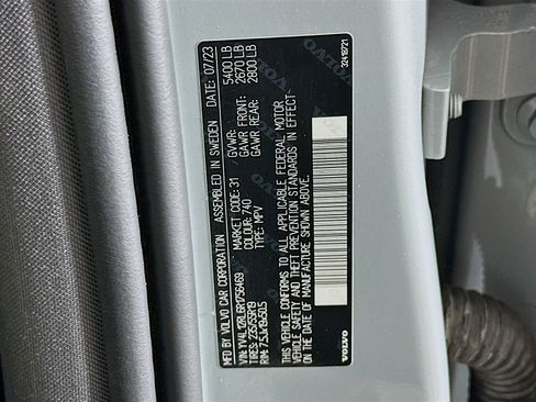 Used 2024 Volvo XC60 B5 Plus w/ Protection Package Premier image 12