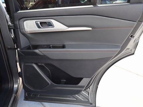 Used 2025 Ford Explorer Active image 31