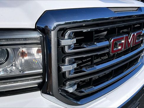 Used 2017 GMC Sierra 1500 SLT w/ SLT Preferred Package AWD/4WD image 29