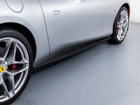 Certified 2025 Ferrari Roma Spider image 19