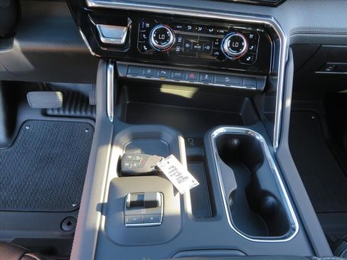 New 2026 GMC Sierra 2500 Denali w/ Denali Reserve Package image 23