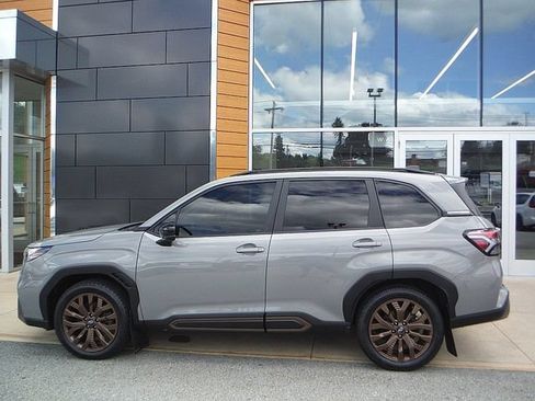 Used 2025 Subaru Forester Sport AWD/4WD image 2