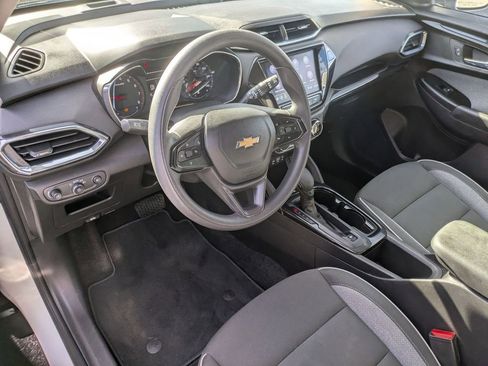 Used 2022 Chevrolet TrailBlazer LT w/ Convenience Package image 11