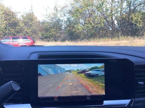 Used 2024 GMC Sierra 1500 SLT image 19