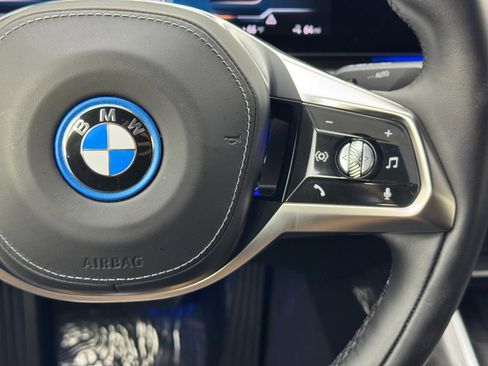 Used 2024 BMW i7 eDrive50 w/ Premium Package image 24