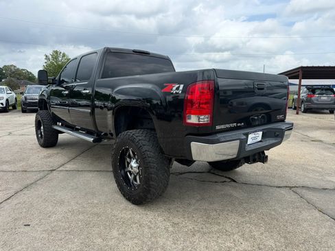 Used 2014 GMC Sierra 2500 SLE w/ HD SLE Premium Package AWD/4WD image 3