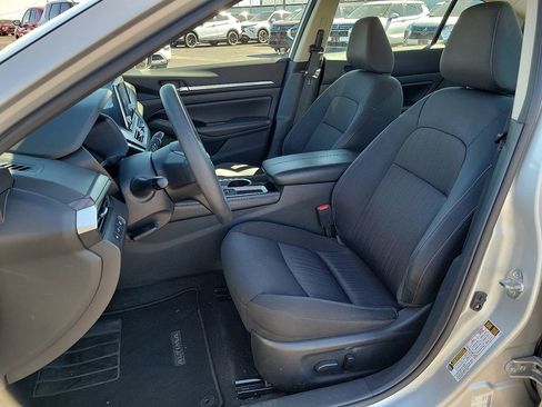 Used 2023 Nissan Altima 2.5 SV image 10