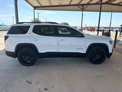 Used 2022 GMC Acadia SLT w/ Elevation Edition FWD image 9