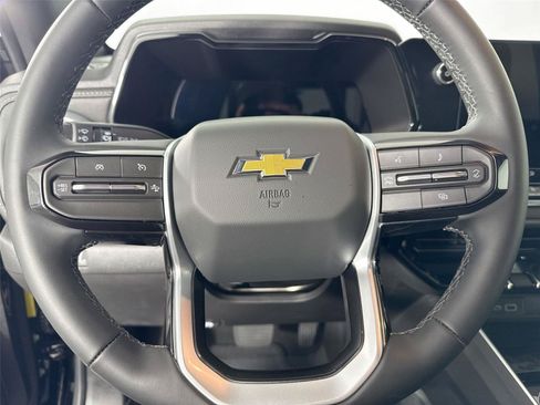 Used 2026 Chevrolet Colorado LT RWD image 16