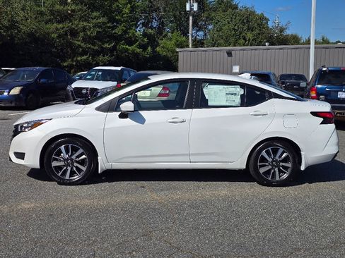 New 2025 Nissan Versa SV w/ Trunk Package FWD image 18