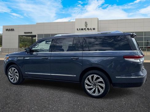 Certified 2022 Lincoln Navigator L Reserve AWD/4WD image 5