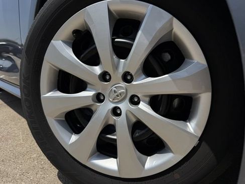 Used 2025 Toyota Corolla LE FWD image 10