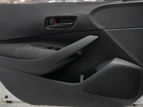 Used 2022 Toyota Corolla LE FWD image 6