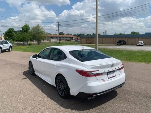 New 2026 Toyota Camry SE FWD image 5