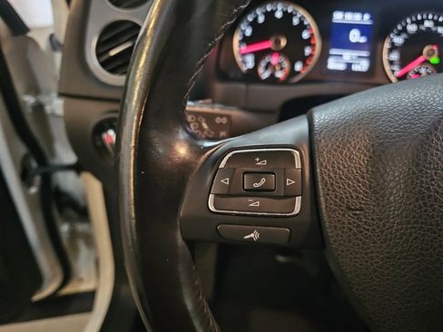 Used 2016 Volkswagen Tiguan SE image 22