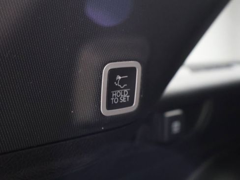 Used 2024 Jeep Grand Cherokee Altitude image 22