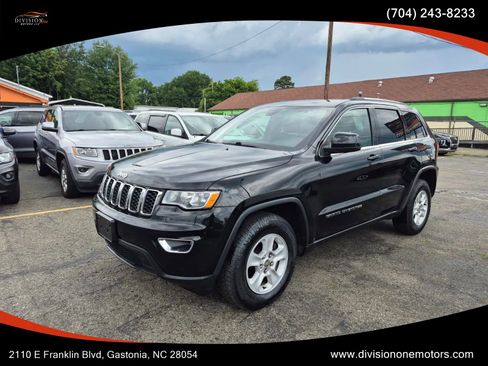 Used 2017 Jeep Grand Cherokee Laredo w/ Quick Order Package 23E AWD/4WD image 4