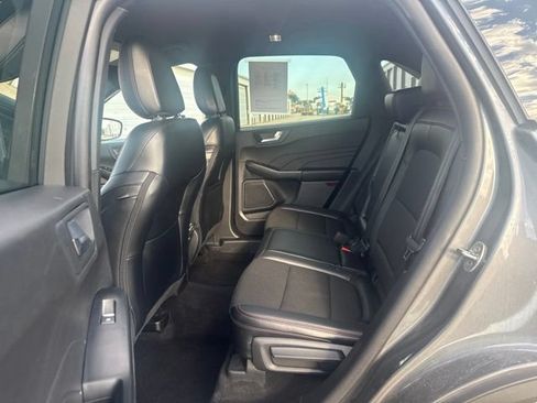 Used 2025 Ford Escape ST-Line Select AWD/4WD image 4