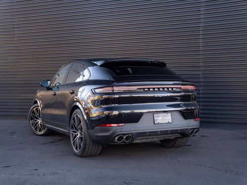 New 2026 Porsche Cayenne S image 3