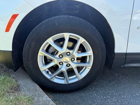 Used 2023 Chevrolet Equinox LT AWD/4WD image 9