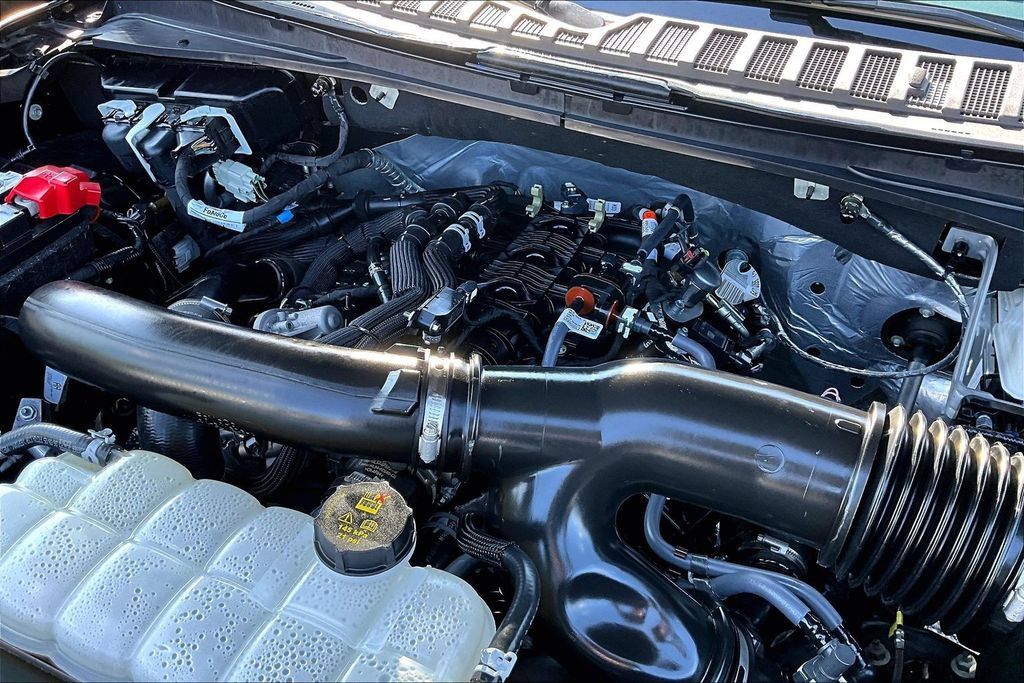 Used 2025 Ford Expedition Active RWD image 33