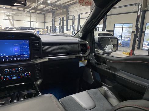 Used 2025 Ford F150 Raptor AWD/4WD image 8