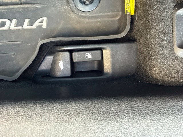 Used 2020 Toyota Corolla XLE FWD image 21
