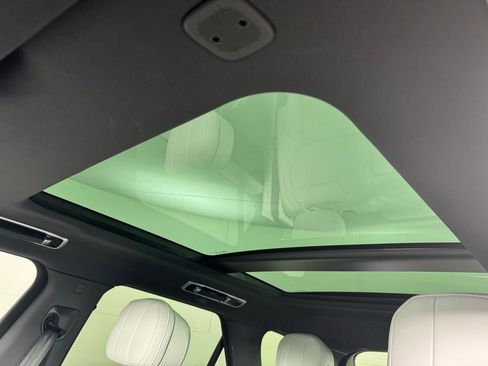 Used 2025 Land Rover Range Rover Sport SE image 20