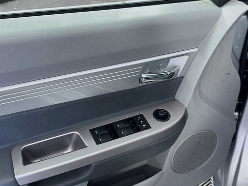 Used 2008 Chrysler Sebring Touring FWD image 16