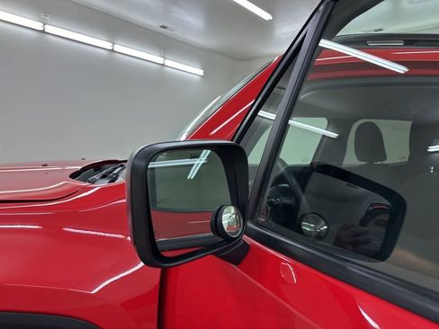 Used 2020 Jeep Renegade Sport image 16